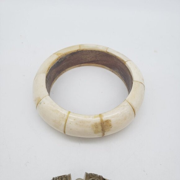 Lot of Vintage Carved Bone or Plastic Necklaces and Bracelets from India? - Picture 6 of 15